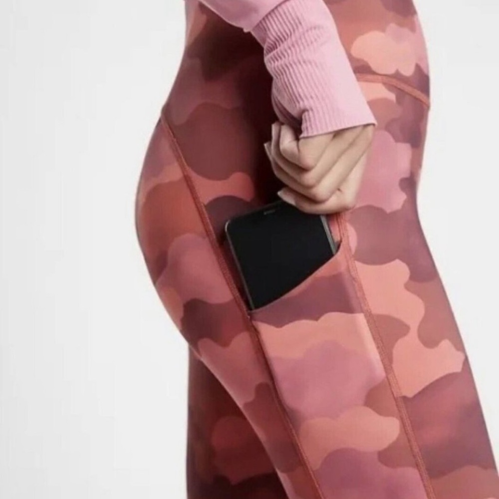 Athleta Ultimate Stash Pink Camo Printed 7/8 Tight, Size S - Picture 2 of 16